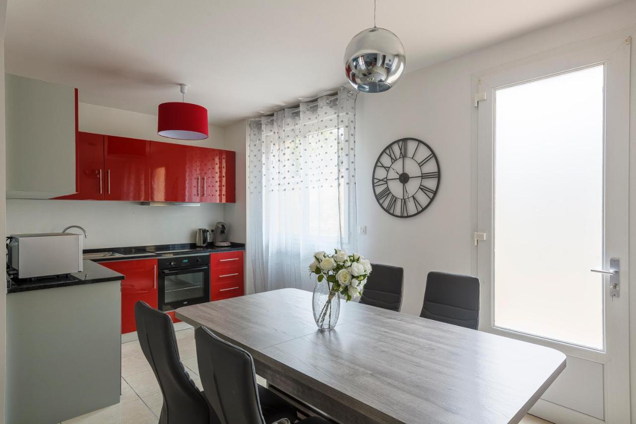 Logement 004 A 300M De La Gare Mantes La Jolie Екстер'єр фото